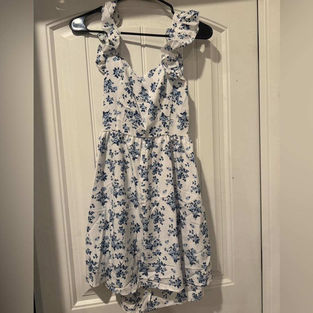 LuLus Floral Tie Back Summer Dress NWOT - Tie Back Size 4